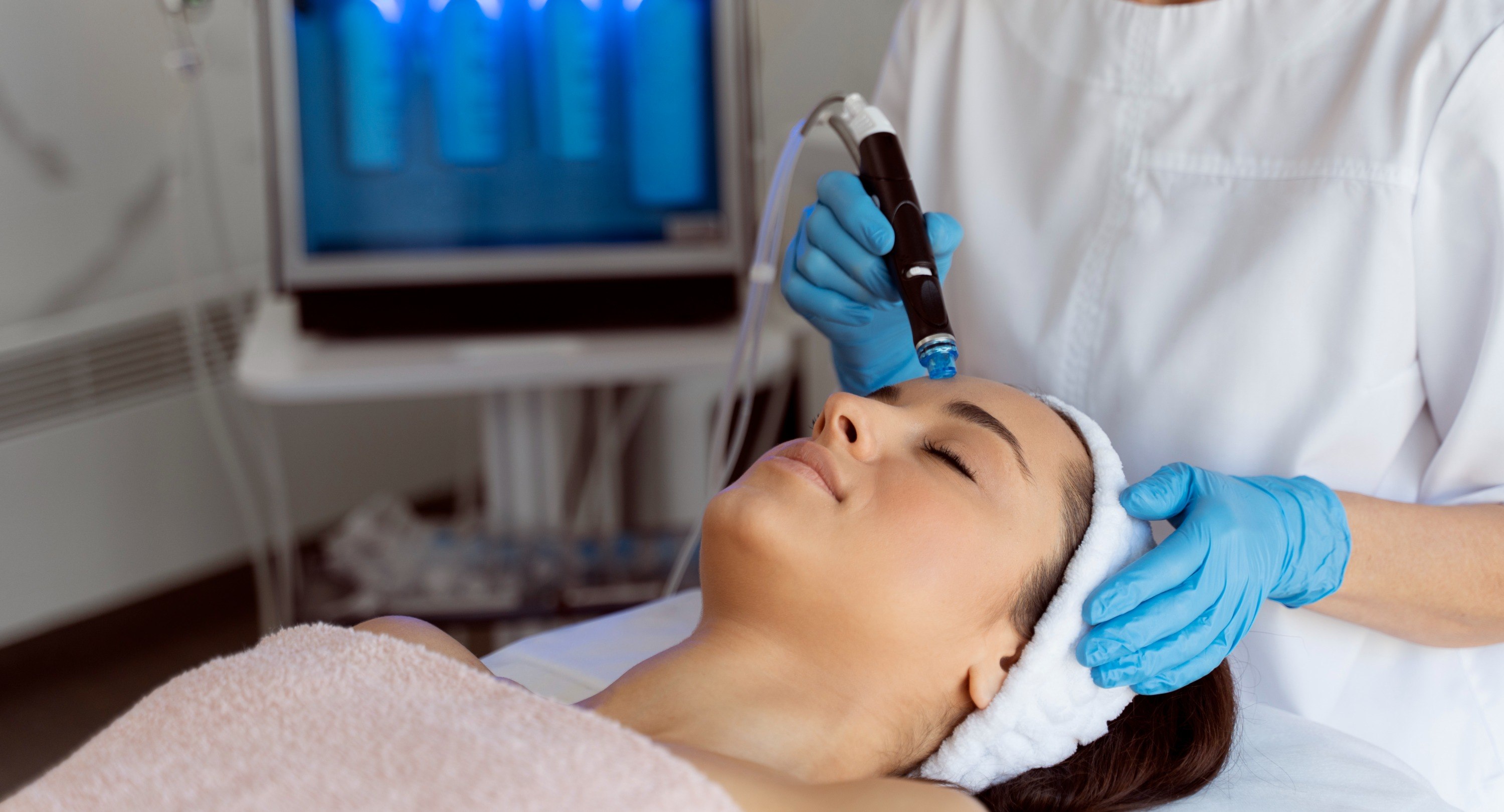Wirkung Gesichtspeeling Hydra Face One oder Hydra Facial bei NEA Skin